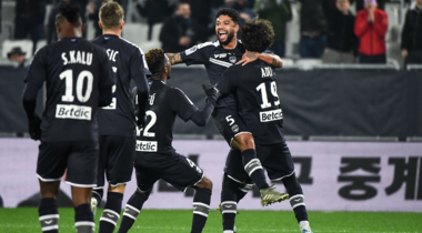 Bordeaux explose Nîmes et passe 4ème