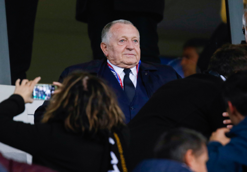 Aulas prêt à saisir la justice pour jouer l’Europe !